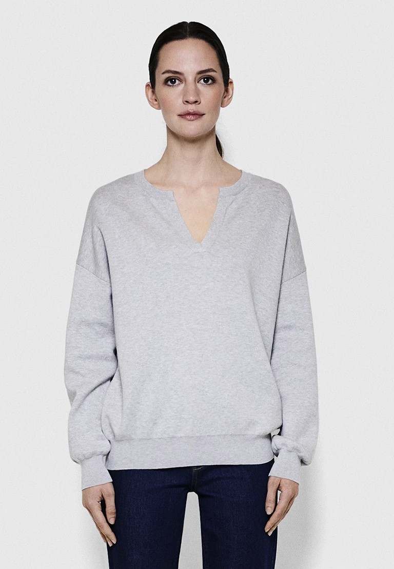 jersey de punto con cuello en v