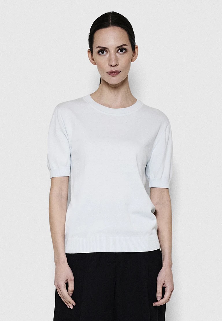 camiseta de punto de cuello redondo